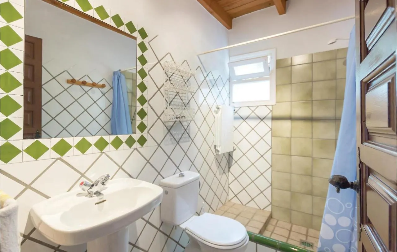13 Bedroom Cozy Home In Sayalonga