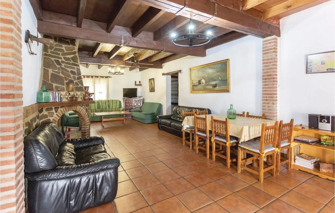 13 Bedroom Cozy Home In Sayalonga İspanya