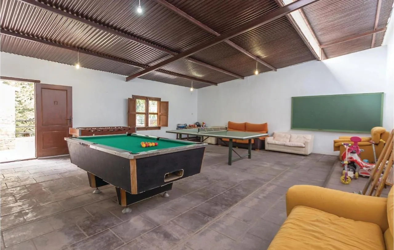 13 Bedroom Cozy Home In Sayalonga Tatil Evi