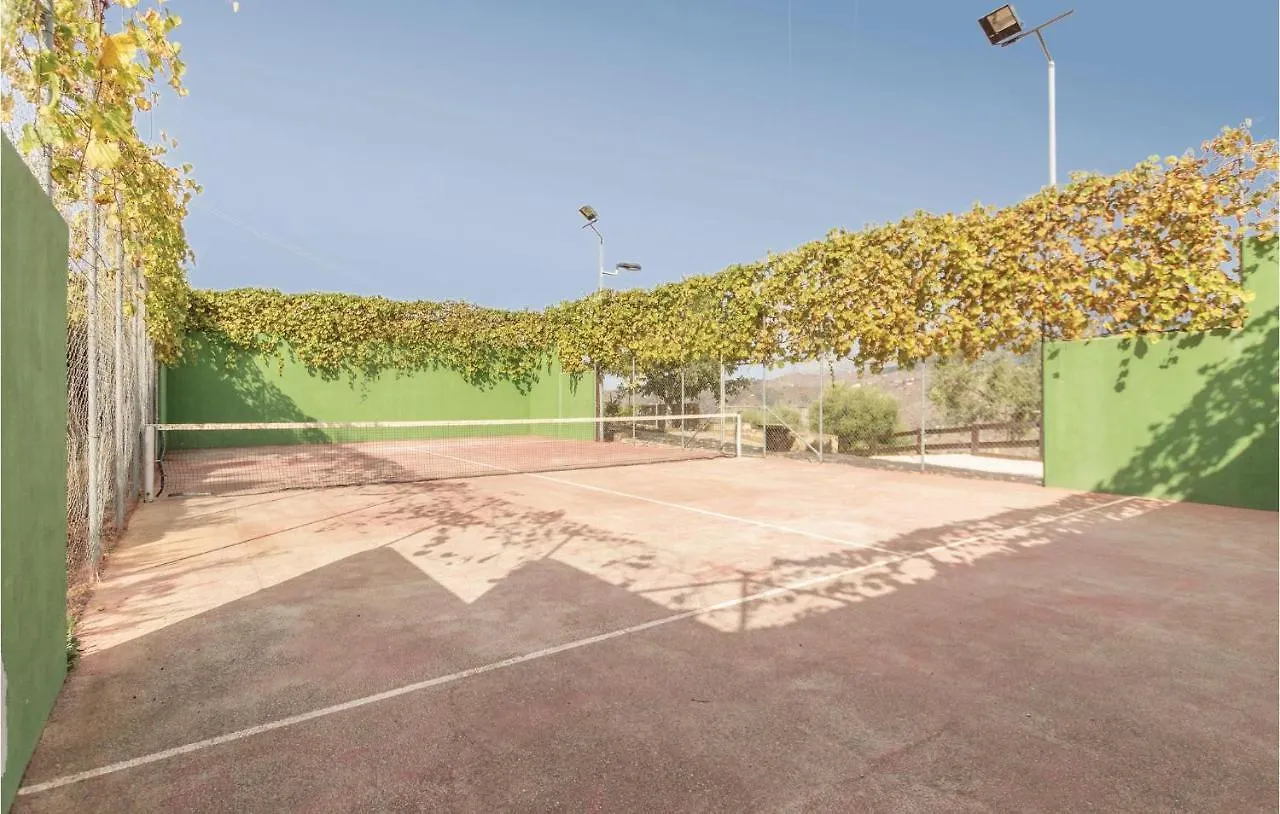 13 Bedroom Cozy Home In Sayalonga Tatil Evi