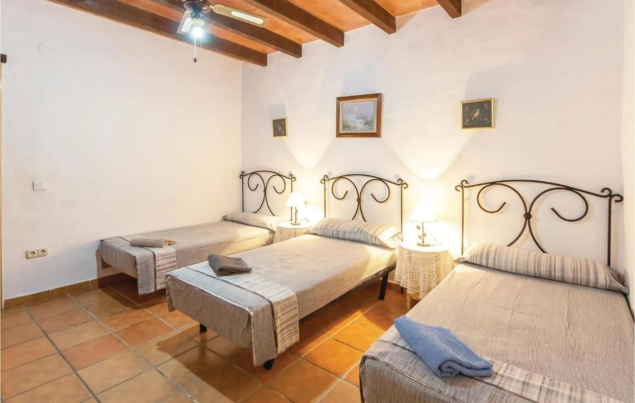 13 Bedroom Cozy Home In Sayalonga